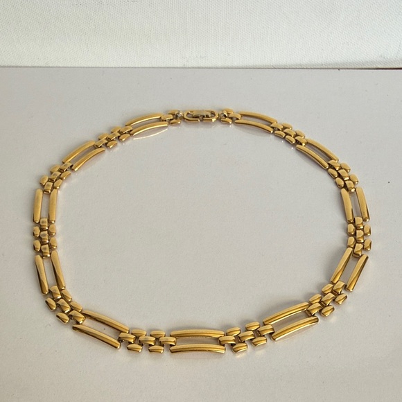 Vintage Monet Gold Link Choker Necklace - Picture 9 of 9